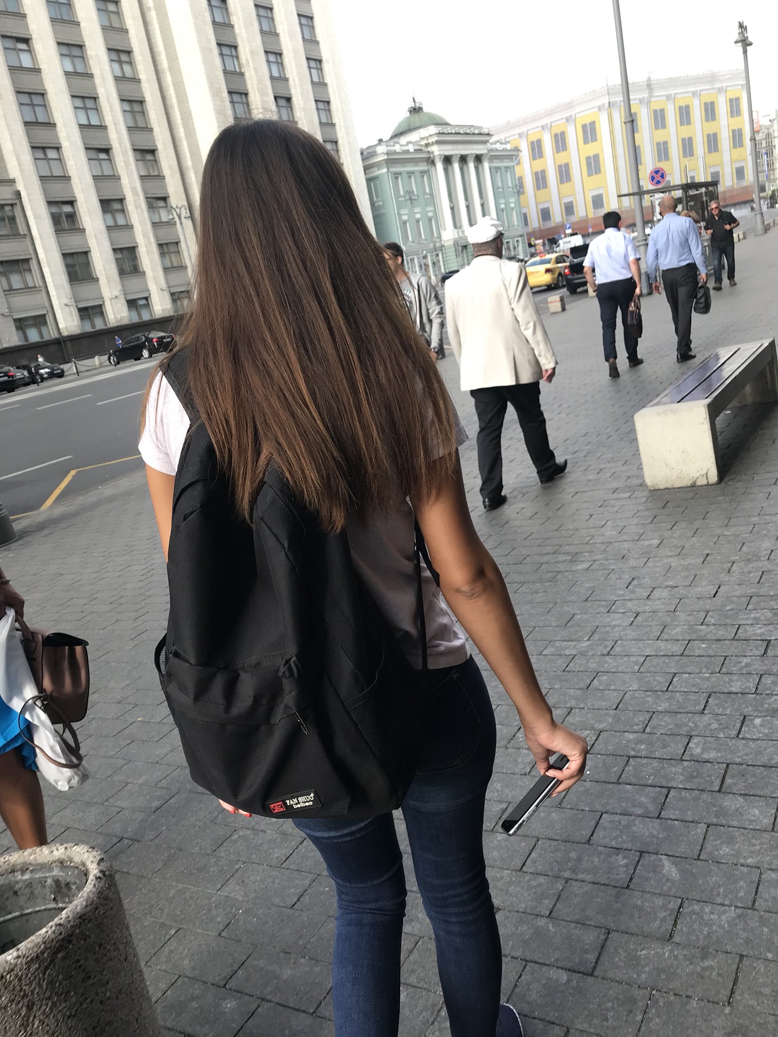 фото девушек без лица средние волосы