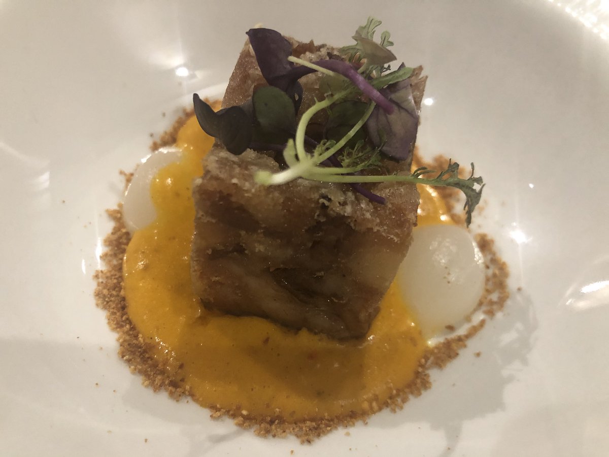 Ayer recorde’  viejos tiempos en mi querida #Salamanca y remate’ la visita en un sitio muy interesante, <a href="/tapasdospunto0/">Jorge Lozano</a> ,que cuida el producto y cocciones. Patatas bravas ( Usa la Agria muy buena),Bonito con tomate y Manitas.Todo impecable
