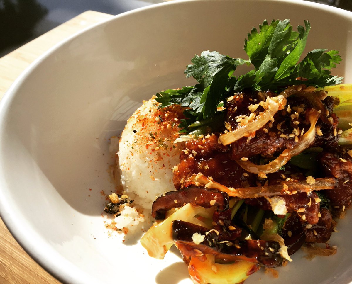 Happy Friday! The week is done and Pang is attempting a food court classic today! Crispy Ginger Pork Shoulder, fried onions and shiitake mushrooms, &amp; a sweet soy ginger glaze! Each one comes w our seasoned rice for the full combo experience! Try one today! #yyj #yyjfood #yyjeats