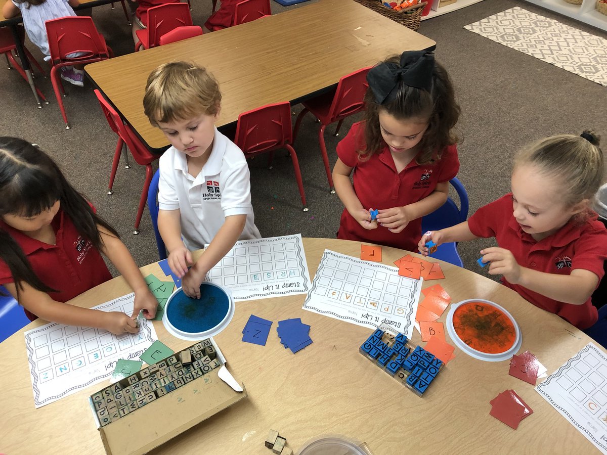 ms_mckim's tweet photo. Stampin’ our way into the holiday weekend!! #WeAreHSES18 @hsessaints #voyagers https://t.co/dcYyApE1m5