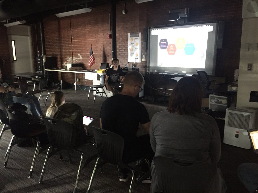 jengarrett24's tweet image. Having a fantastic d.school opportunity in the advance Journalism class today.  #dschoolineveryclass #deepdiscussion #mygryphons