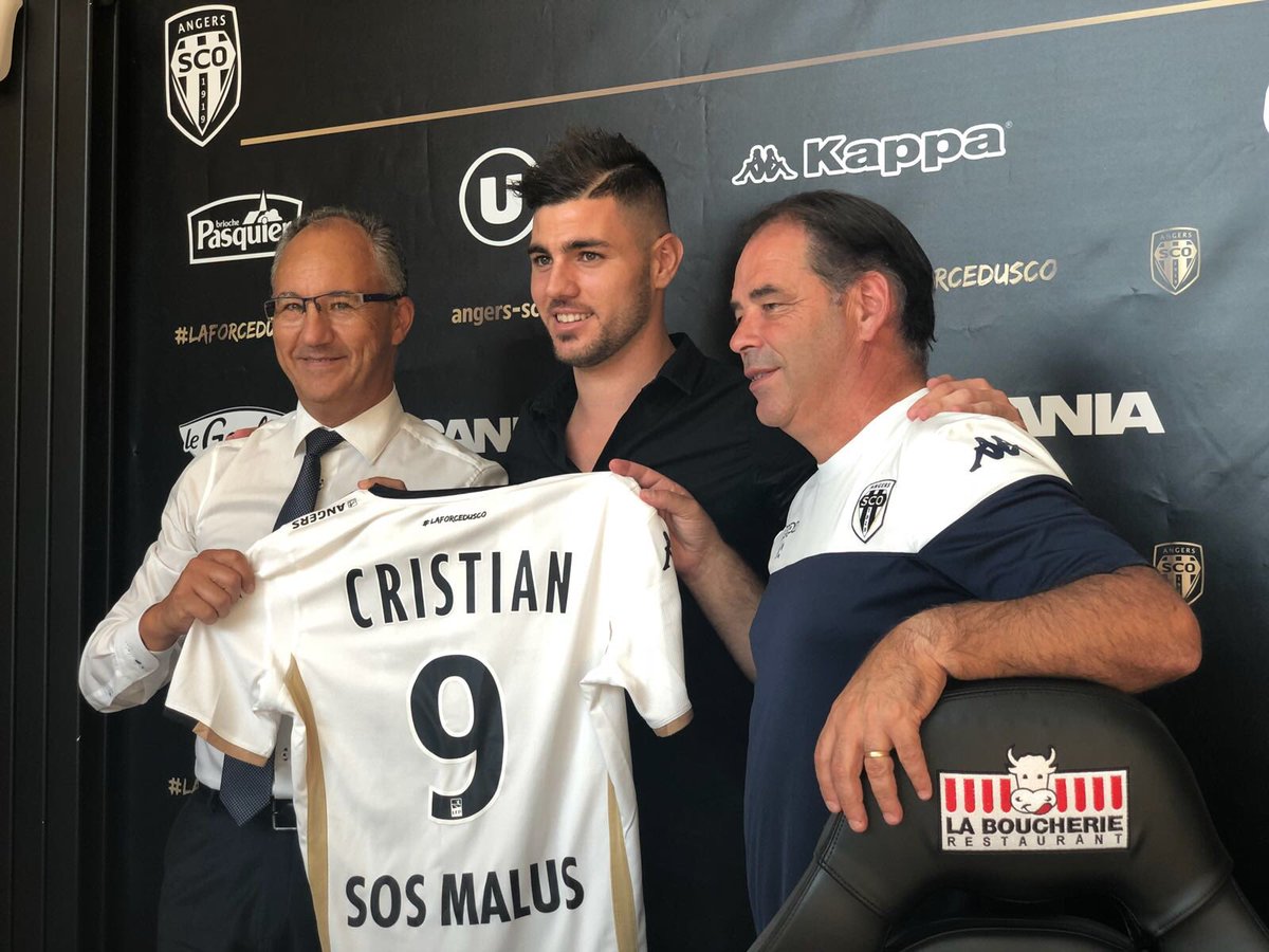 Très fier et heureux de rejoindre le SCO d’Angers pour deux ans.  
Merci à toutes les personnes d’avoir fait de mon rêve une réalité. 
#AllezAngers #LaForceDuSCO ⚫️⚪️