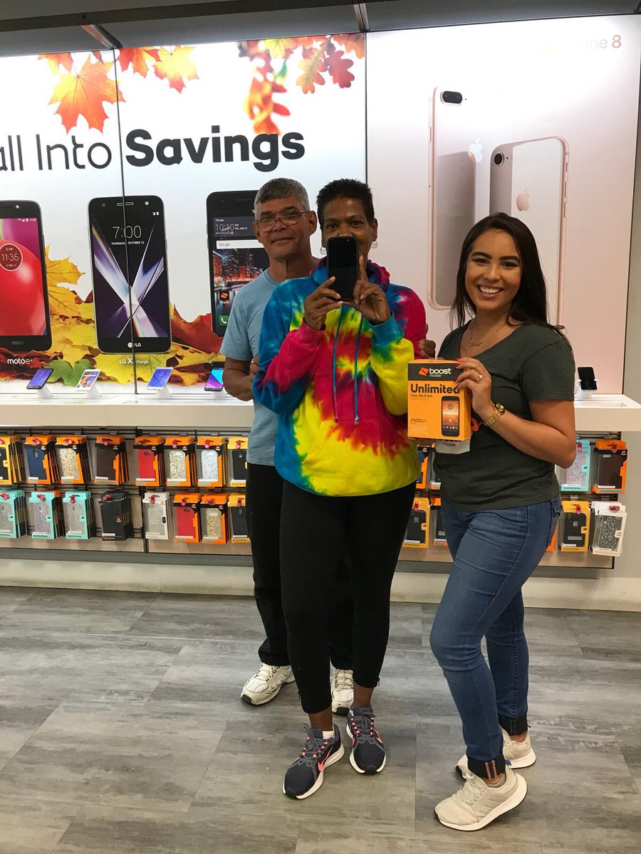 Our customer enjoying their new phone. Their happy and we are happy to always help and provide the best customer service. Come by our store and let us find you the best promotion that works for you. 
#boostmobile #boost #elevate #CustomerService #BoostFightsBack #boostfamilia
