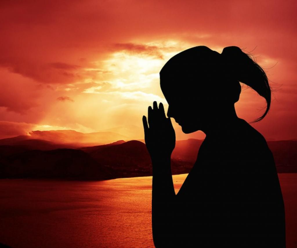 sarahjoymarsh's tweet photo. Going through a hard time? Find out about using #yoga for #healing #trauma, injuries, #grief, &amp; illness: https://t.co/xSoxjprYrE https://t.co/E1nfOFd6rZ
