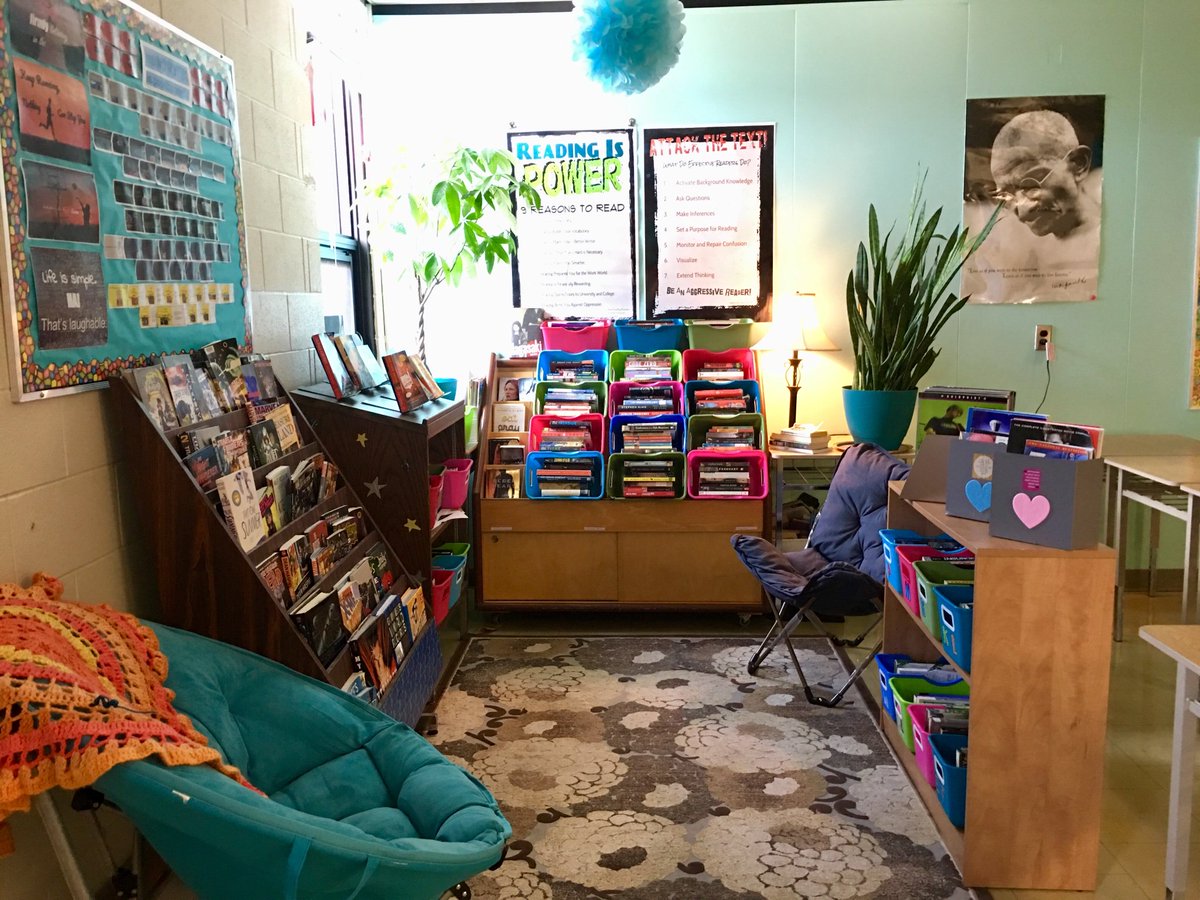 Lindsay Recker tweet media