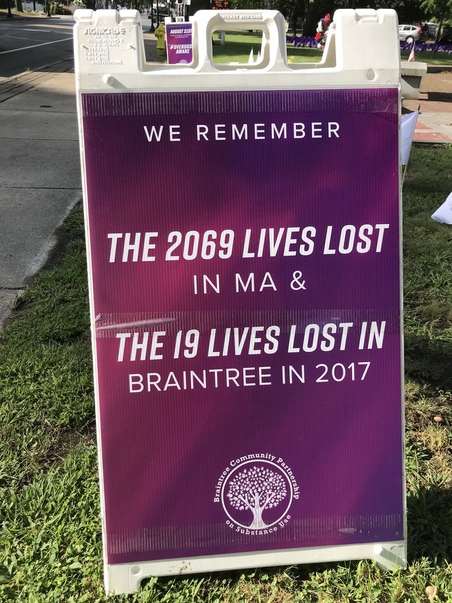 BtreePartnershp's tweet photo. Braintree remembers all those who have lost their life to an overdose. Thanks to all who came and shared in our Overdose Awareness Day Ceremony https://t.co/h9Aai7sZFG