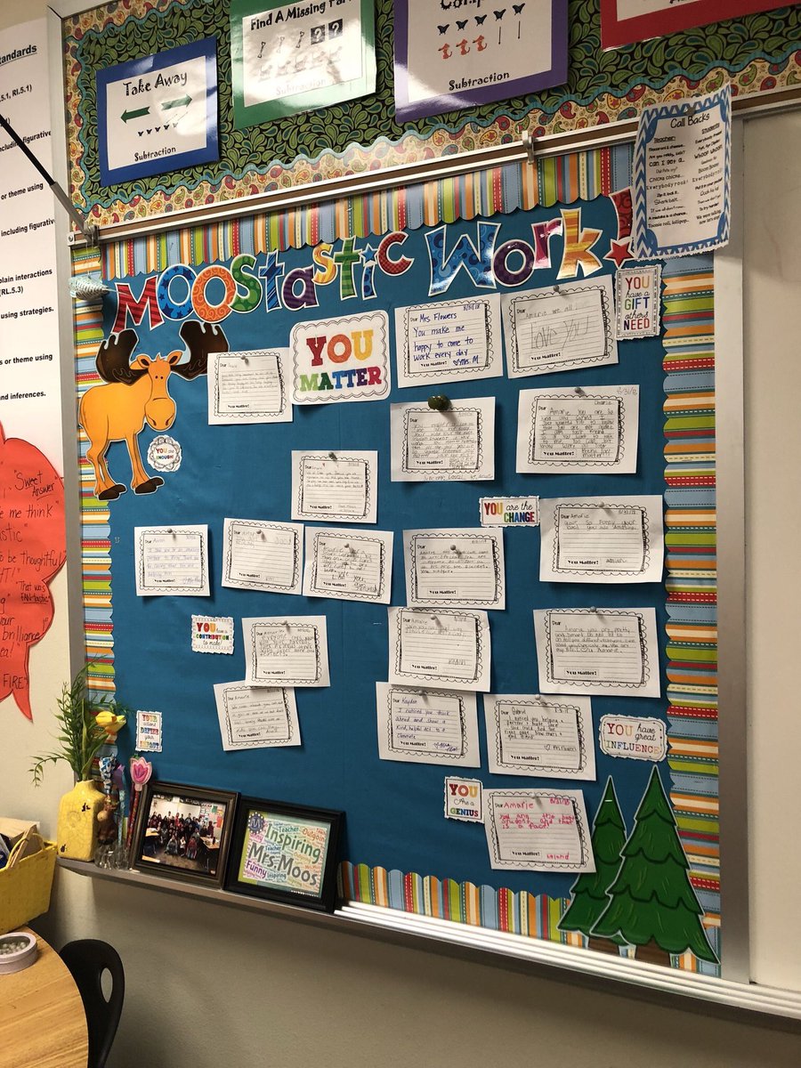 SiouxCityCSD's tweet photo. Today, students at @LibJrWolverines spread the #YouMatter mindset by sharing heartwarming messages of kindness with their peers. #SCCSD https://t.co/AAbBjF7d7Z