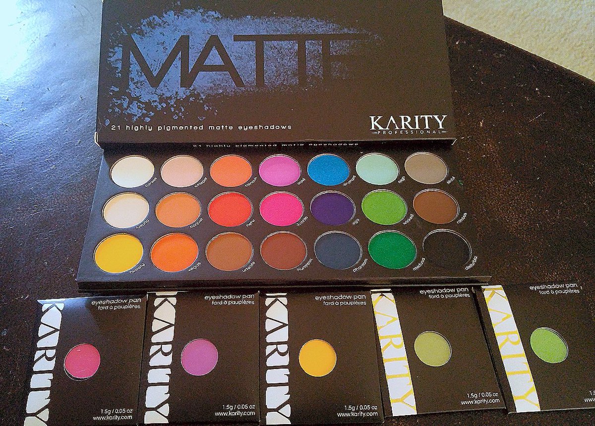 DarkSparxz's tweet image. @karitybeauty I&apos;m so excited to start some bold looks with your Bold Matte palette! Such a perfect companion palette as your bold base mattes! Grab shimmer or matte singles too! They aren&apos;t powdery or kick-up from swatching. TRUE TO COLOR! #eyeshadow #boldcolor #mattepalette 💜💙
