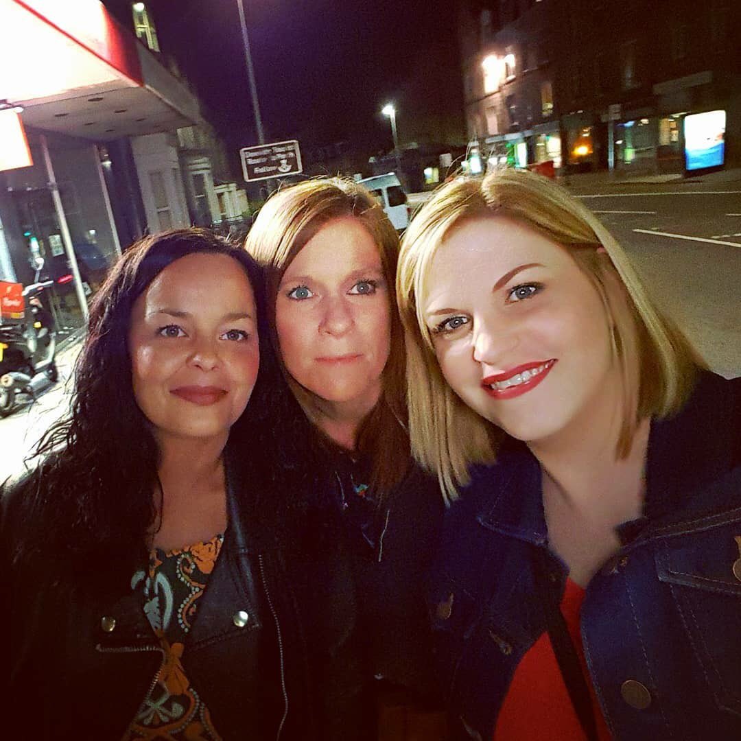 NatalieAHood's tweet photo. Drinks out for Andrews Birthday with the girls #Aberdeen #ODonoghues #Gin #jackdaniels #wine #cocktails on a #friyaylive & yup #ImWorkingTomorrow but #Live #Music & #Guitar is always a winner on a #FridayNight 😂 https://t.co/PDNrsZD4rM