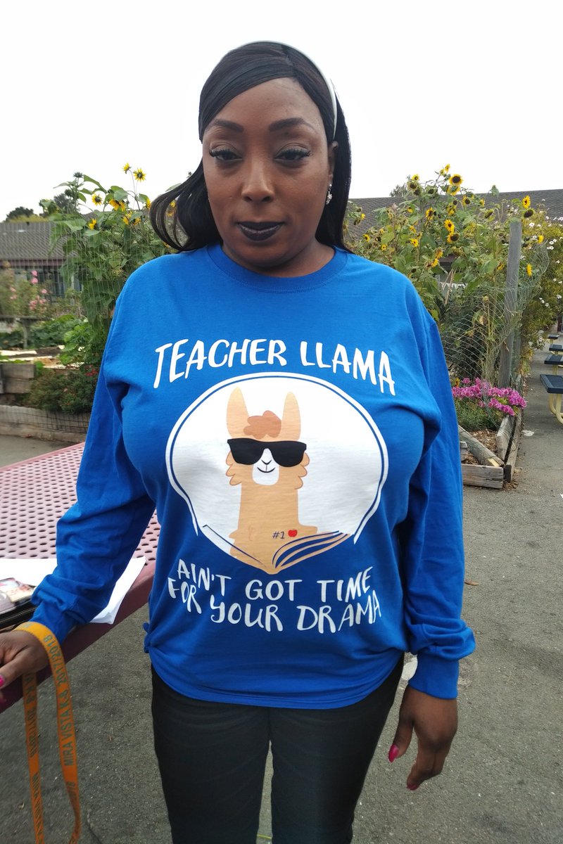 MrsCrugerHansen's tweet photo. We love our Ms. Washington! #mvbees #loveourMVteachers https://t.co/qPTJ9vd6vX