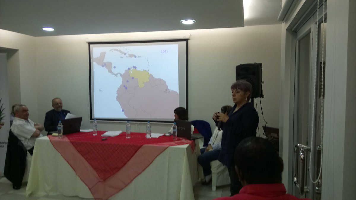 ChachiDeCuba's tweet photo. "Se prepara intervención en Venezuela, que probablemente será indirecta", "se necesita debilitar dentro de Venezuela en apoyo a esta estrategia". Panorama latinoamericano es muy peligroso. EEUU va en pos de todo el continente". Ana Ester Ceceña en Panel en Quito, sobre Venezuela https://t.co/4tqjAfrgJs