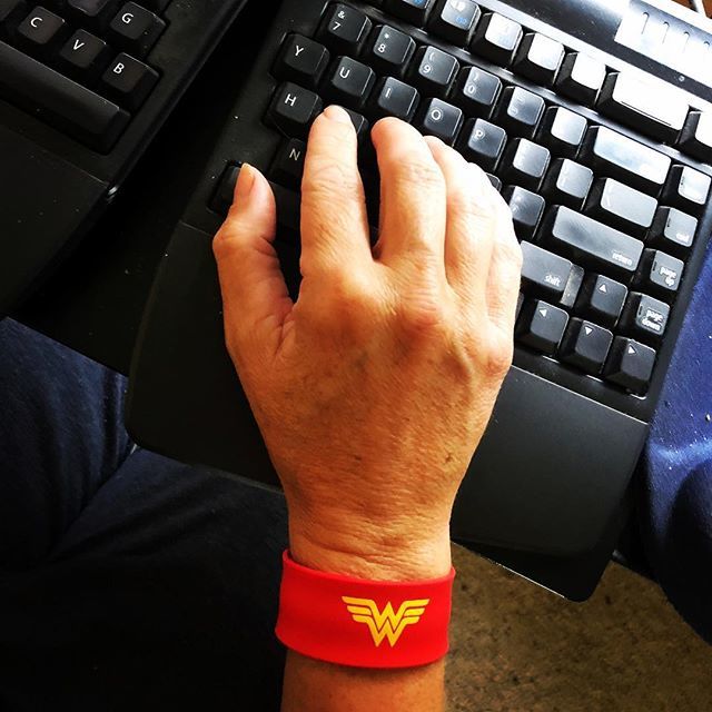 egf's tweet photo. Just call me Wonder Woman. #truth #frontenddeveloper #momscancode #devlopermom #workfromhomemom #womenintech #kinesisfreestyle2 #keyboards #wonderwoman #devallthethings https://t.co/3PwZuMn8UA