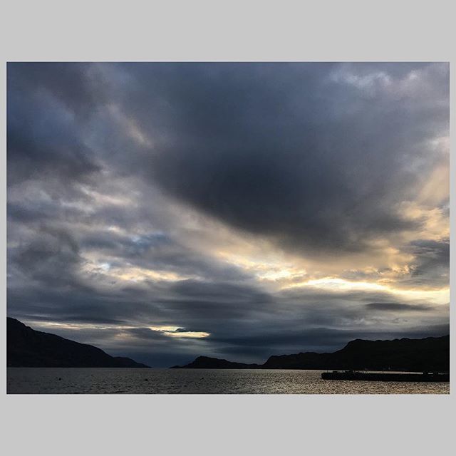 mwojtkiewicz's tweet photo. Waiting for the storm. #knoydart #visitscotland #hikingwithdogs #backcountrybackpacking #foreignoperations #sky #endofsummer #instagram #ifyouleave #oftheafternoon https://t.co/OKoG0kPS6L https://t.co/4q1x9CoP6B
