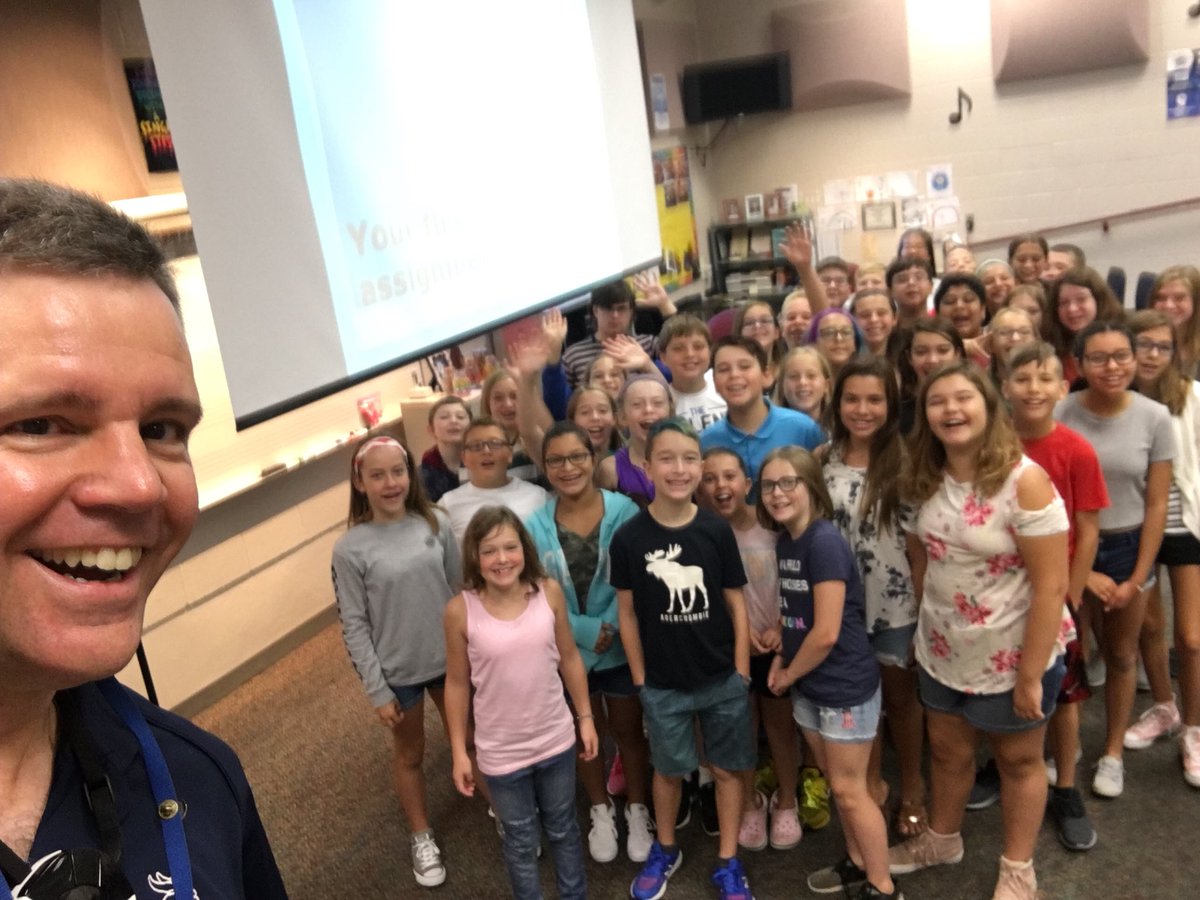 gmsnchoir304's tweet photo. A few scenes from our first seven days of school. Our choirs have already been working hard and are off to a great start! #GameChanger304 @GMSNPrincipal @support304music @Geneva304 https://t.co/4g9zMcrV3B