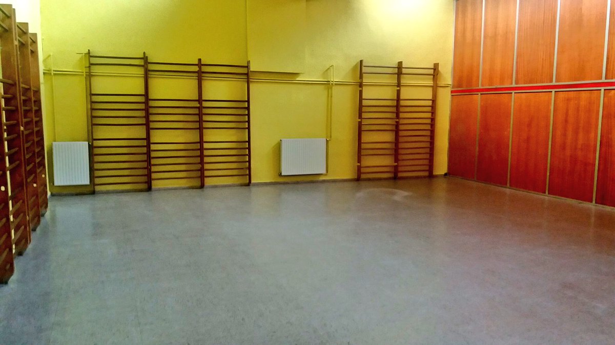 morenjuan's tweet photo. 👨🏼‍🏫 Hoy junto a @IlustracionxEP visitamos las instalaciones del colegio #Arroyofresno 

Un Ceip que la @ComunidadMadrid cerró en 2008, #Peñagrande necesita centros Públicos , 8 años de abandono https://t.co/8y77xLUuNh
