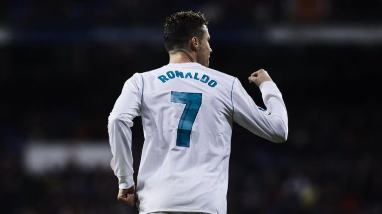 shotongoal247's tweet photo. Mariano is the first #RealMadrid player to inherit the number 7 shirt since Ronaldo in 2010 7️⃣
Huge shirt to fill 🔥 https://t.co/x60qoQKAVI