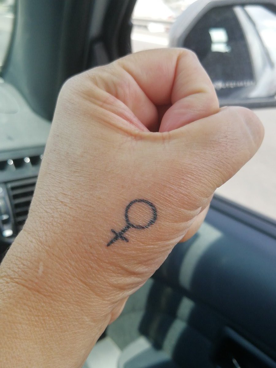 enmaobrador's tweet image. #JonBoyChallenge #JonBoy pssss!!! Pos porque el #feminismo no podía faltar!! Ya estaba preparada, ningún feminismo es #mini