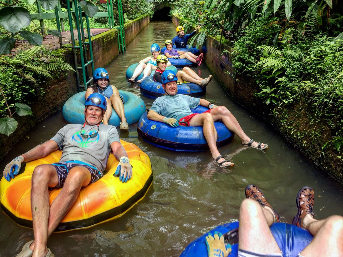 Just go with the flow!!🙌🏾❤️🤗💙🏞🌿✨🤙🏾🤙🏾 #tubing #tubingkauai #kauaitubing #kauai #lethawaiihappen #gowiththeflow #hawaii #kauaibound #hawaiibound #vacation