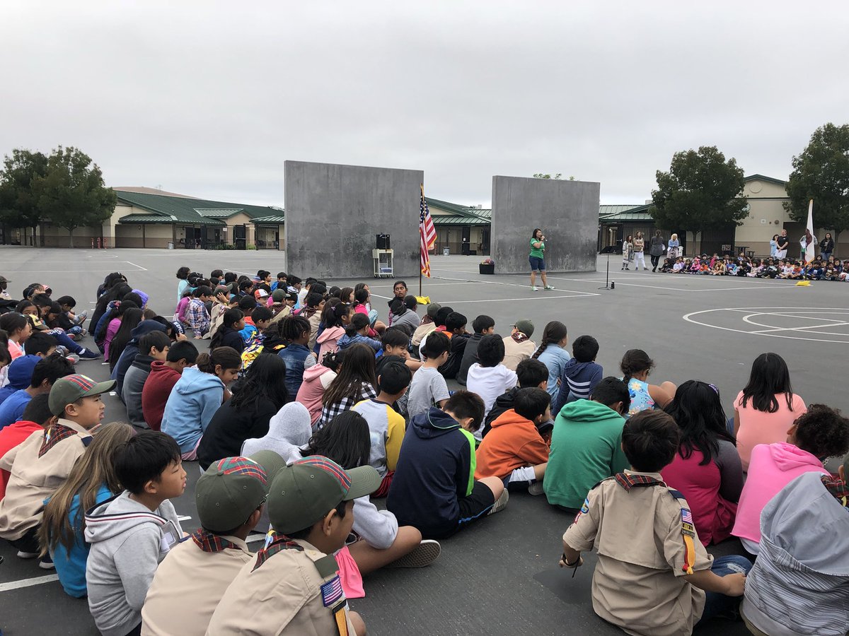 MrsWui's tweet photo. All school assembly this morning. Mrs. Quan shares about respecting ourselves and one another. https://t.co/RMA82pWnl9