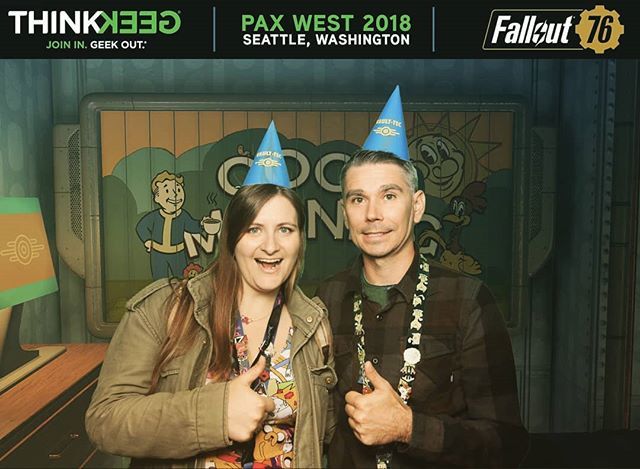 Kitschey's tweet photo. PAX PARTYYYYYYY!!! #PAXwest2018 #PAX #fallout4 #fallout #ThinkGeekPAX #happyplace https://t.co/phgODR4lDQ https://t.co/uoCG6gLkJ3