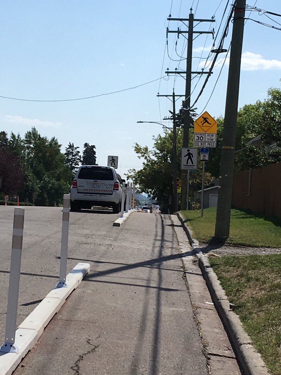 jen_malzer's tweet photo. Today - a new adaptive sidewalk ! One week. No utility impacts or removed trees. Low cost. Slower traffic and mid day pedestrians. Thank you @seattledot for inspiring us! https://t.co/btKdfWiM7b