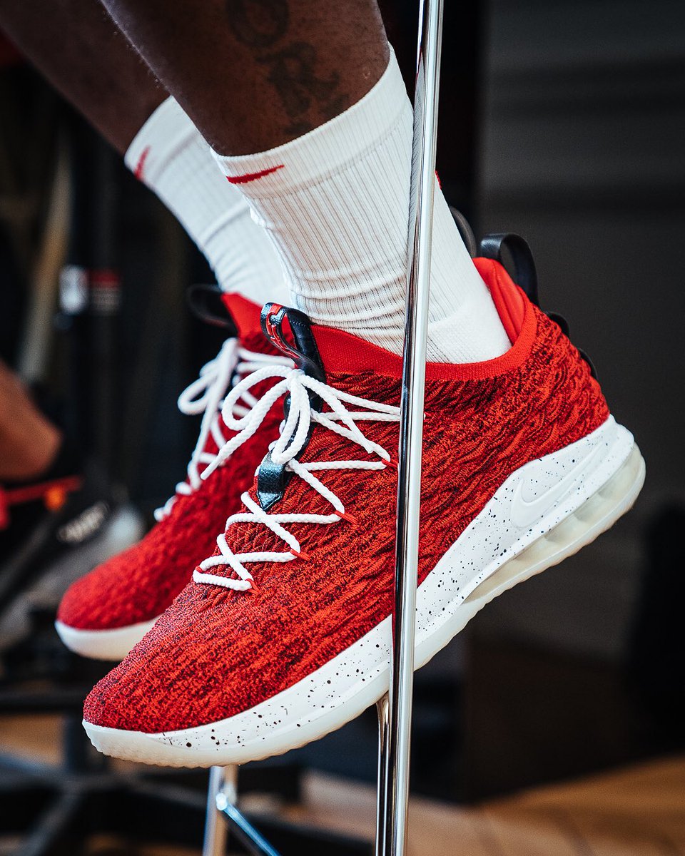 lebron james 15 low red
