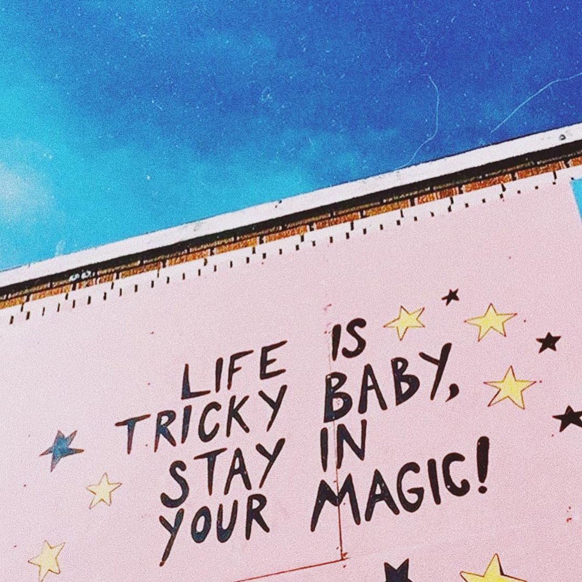 ashleytisdale's tweet photo. ✨✨✨ https://t.co/qS0zRLXG4I