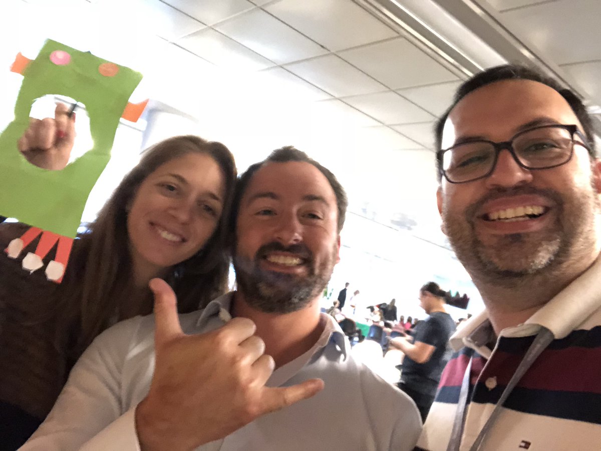 roman_zambrano's tweet photo. Hoy en @IBMArgentina pasamos un rato lindo con los chicos. Haciendo títeres y compartiendo 😉
#Disfrutando #Relax #ibmkids https://t.co/JgRfZq3UsM