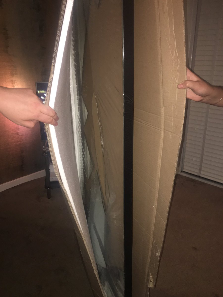 EllaShields96's tweet photo. Absaloutly devastated bought a mirror from @verynetwork went to open it and its smashed to pieces been thrown everywhere in a van not care https://t.co/h7Z2RmZpQp