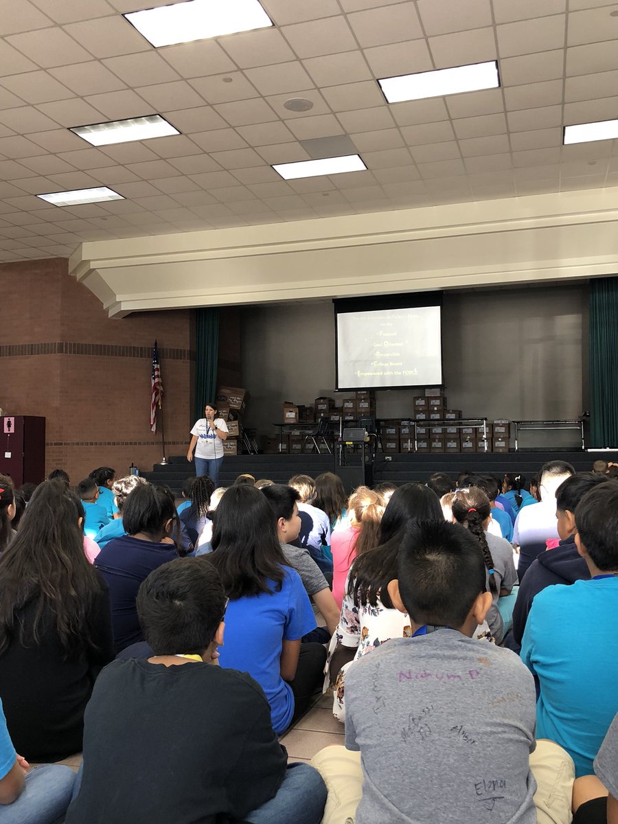 Fielders_Force's tweet photo. The first Fielder’s Force pep rally to officially kick off our year! #wordsmatter #fieldersforce @hairgrovecfisd  @CyFairISD https://t.co/8WQks89Qpk