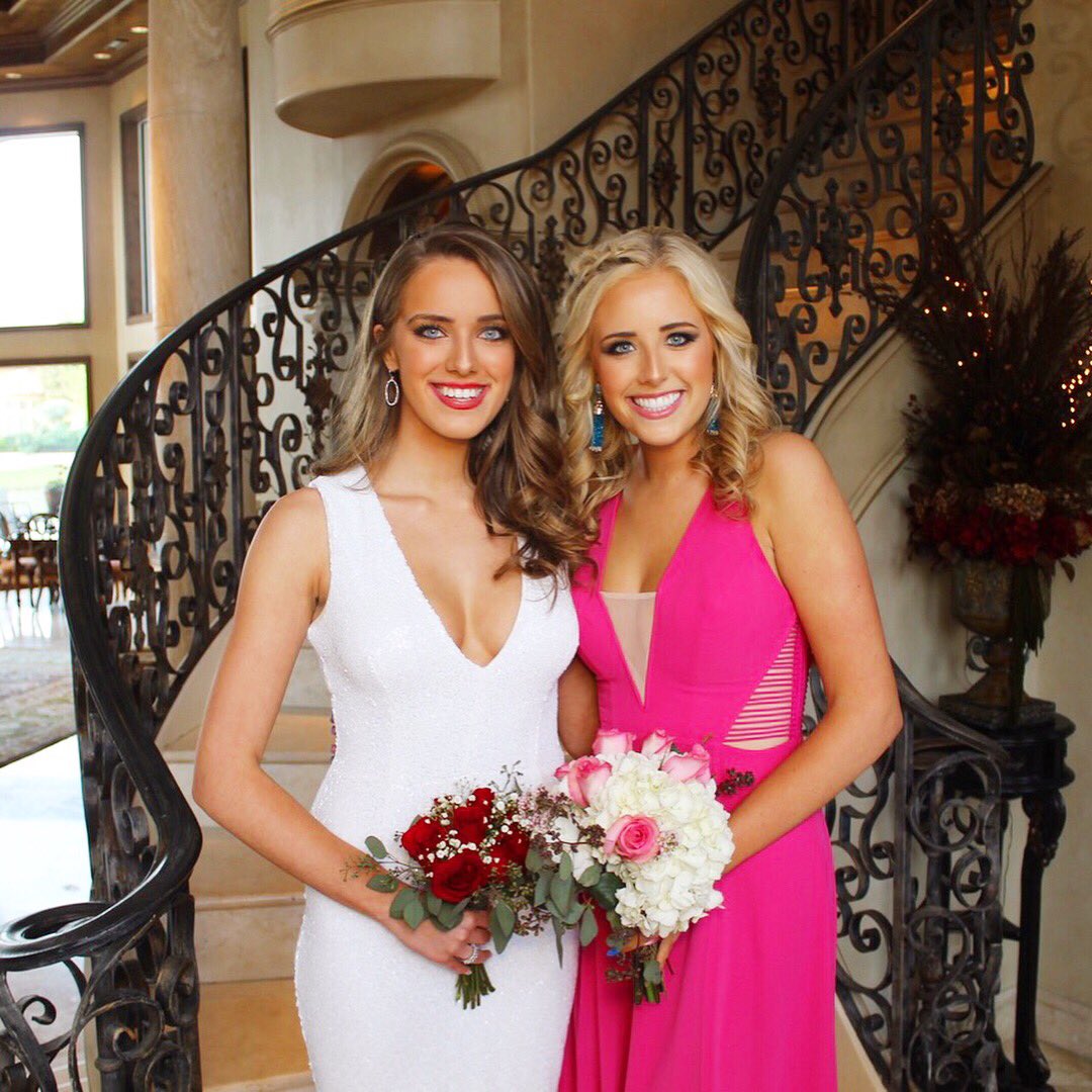 Lexianderson29's tweet photo. Happy 18th to MA GURL!!! I love you steffi and I hope your bday is filled with happiness and beautiful sunsets!!!! https://t.co/aYP3Lf6f5L