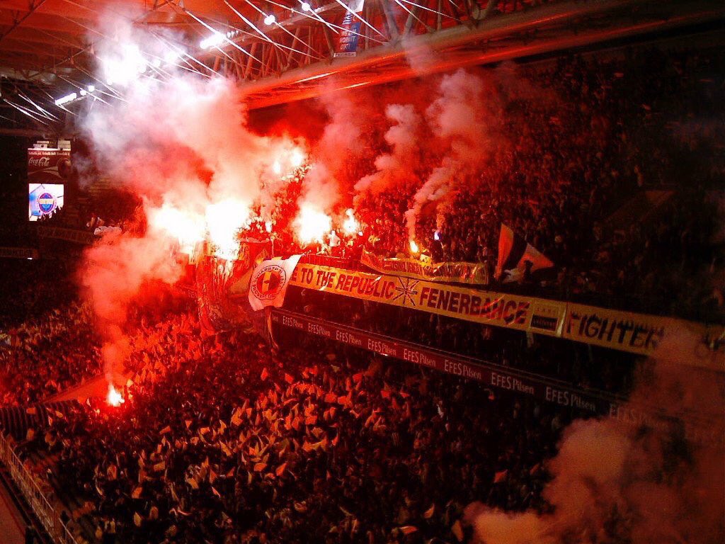 EmreArabul1907's tweet photo. YOLUMUZ AÇIK OLSUN! YENİDEN BİRLİK! YENİDEN FENERBAHÇE! FENERBAHÇE'YE SARILMANIN TAM ZAMANI! @Fenerbahce https://t.co/YUb8aVSy0u