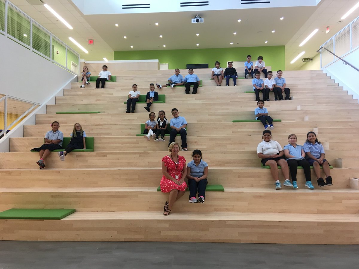 MrsEgan4's tweet image. #Firstdayofschool2018 
#classfamily #bobcatpride