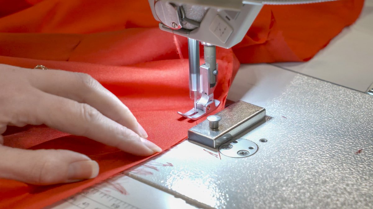 OnPointMfg's tweet photo. Growing company seeks experienced individual to make custom-sewn apparel. Flexible hours, Competitive Pay.
Please find out more information here -  https://t.co/e3MGuDqiGT 

#onpointmanufacturing #madeinUSA #apparel #fashiondesigner #seamstress #sewer https://t.co/3t38pfAVI6