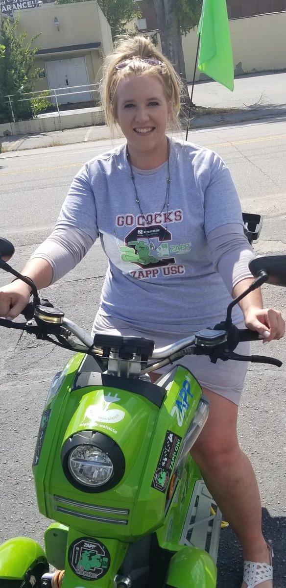 ZappRideShare's tweet photo. First Game of the Season, First Chance to get the NEW Zapp Shirts!! Meet us at our Gameday parking location, Right in front of Seawell's on Rosewood from 10am till Kickoff. Only while supplies last. Don't forget about our 8 hour Gameday Special for 24.99.
#zapplife #zappon https://t.co/FEKWtqFhT3