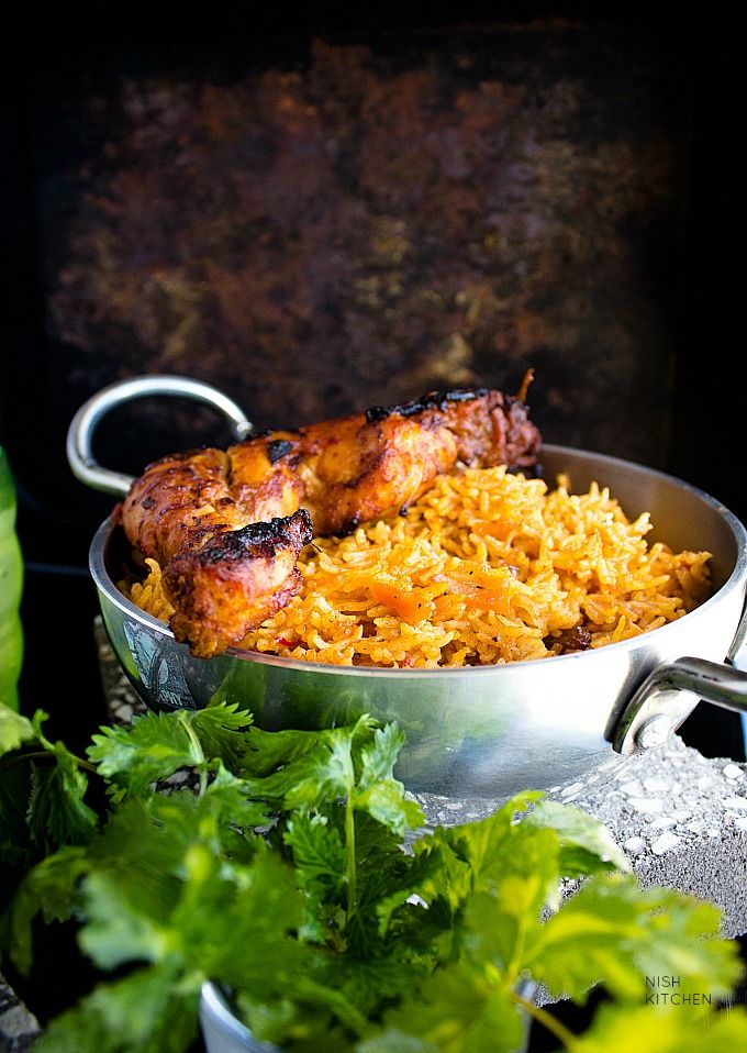 TakeoutKit's tweet image. Kabsa (كبسة kabsah) is considered to be Saudi Arabia’s national dish. 🇸🇦 It is made with basmati rice, meat, and a mixture of spice. 🥘 buff.ly/2LI2srw via @NishKitchen #takeoutkit #kabsa #arabfood #arabianfood
