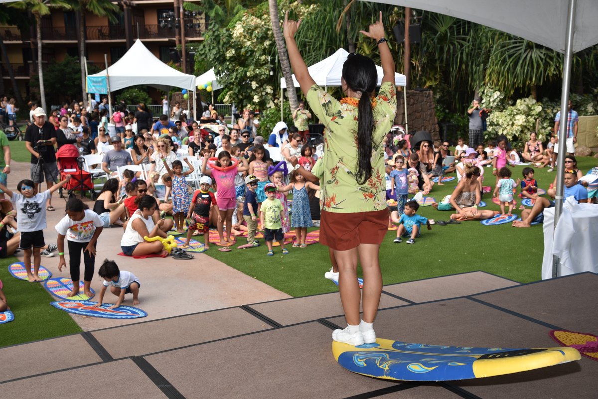 Shakas up if you’re excited for the 3-day weekend! Do you remember last year’s Aloha Fun Show at Disney Aulani? Dance again with us at this year’s festival! 😄🤙🕺🎶🎉 
#Hawaiievents #KapiolaniMedicalCenter #give2Kapiolani #HealthierHawaii #KoOlinaResort #ohana #keiki #Aulani