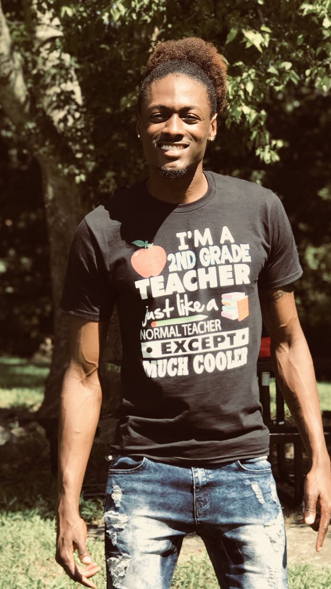 Dbennett2D's tweet photo. Let’s meet Mr.Bennett #Jamaican #howiparticipate #BuggbyDesign #SecondGradeEducator I teach for the Love ❤️and Passion. Entering my 5th year of teaching and I love it 😍. I love @BuggMagnet and all it has to offer let’s make Bugg Greater. Passionate staff members that love Kids https://t.co/6es2fU67Du
