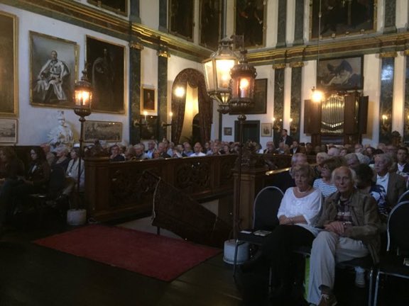 AMERONGEN Maarten van Rossem hield vanavond een lezing i.h.k.v. de Generatielezing van Open Monumentendag Amerongen en de zaal zit weer helemaal vol! Foto: <a href="/AmerongenCastle/">Kasteel Amerongen</a>