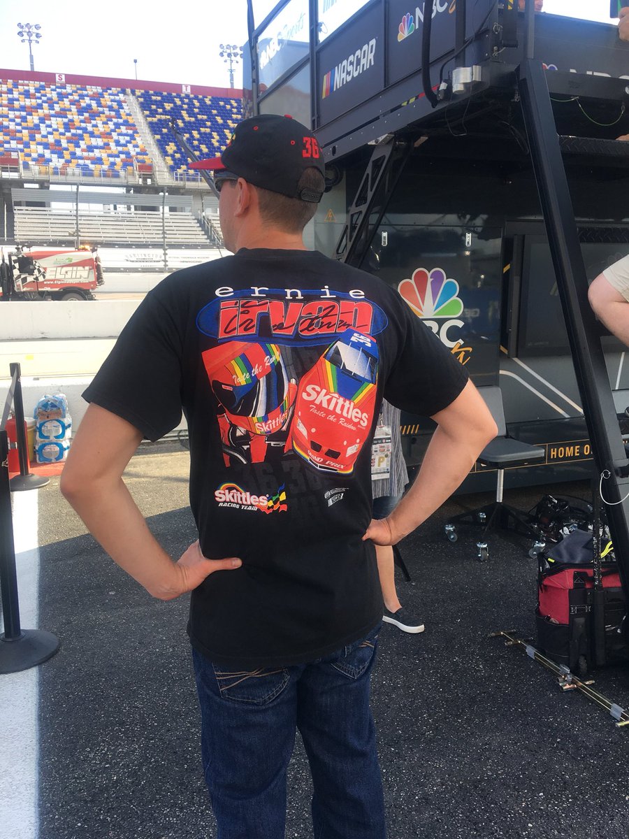 KyleBusch's tweet image. Rocking the old school gear. #NASCARThrowback @Skittles