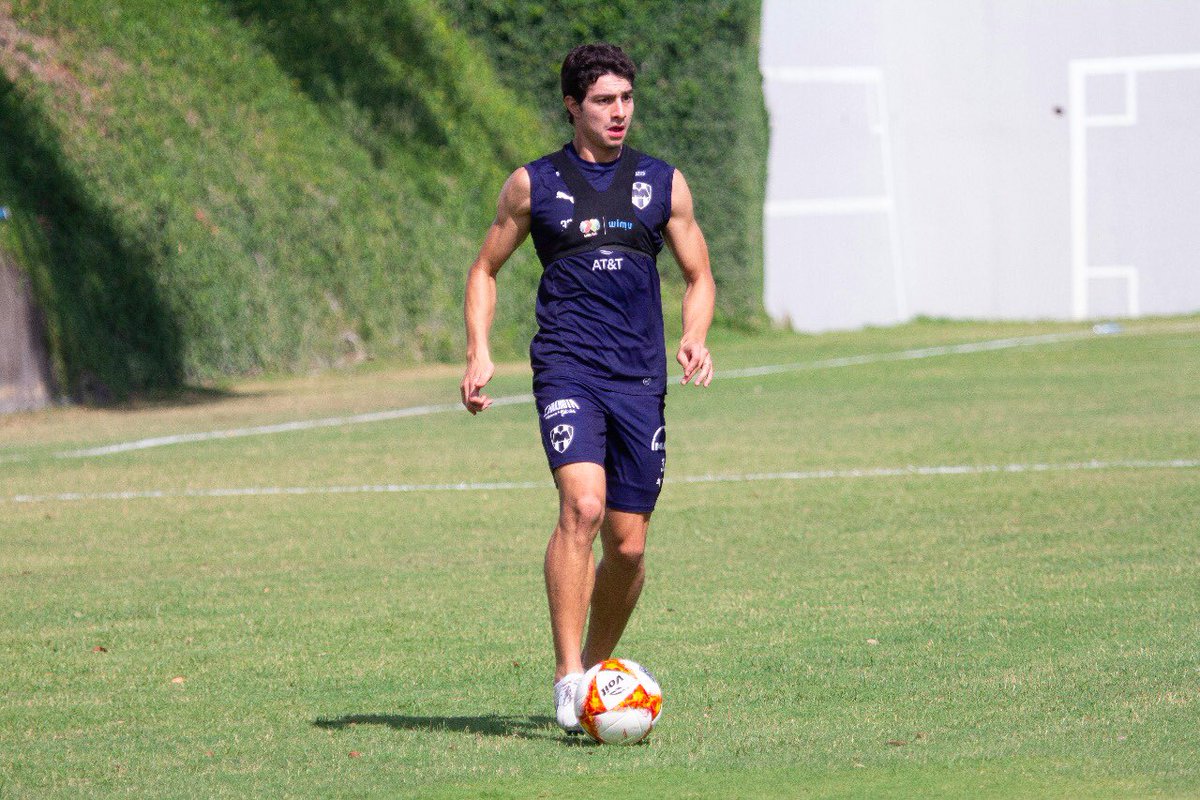 Hoy es #diadepartido 🙌🏼⚽️🙌🏼 #VamosRayados