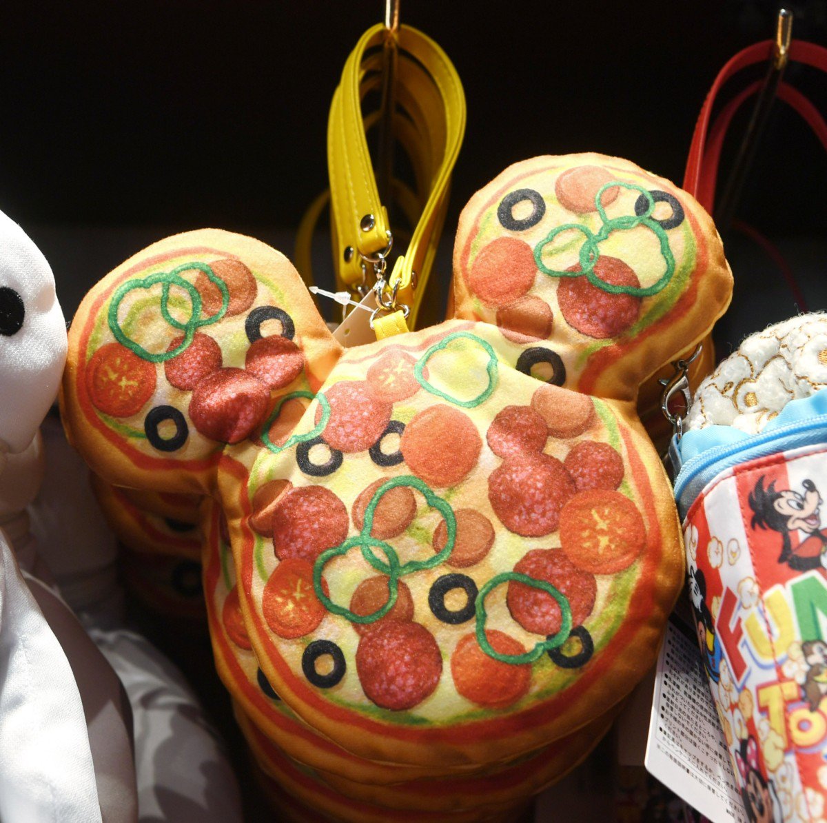 Mezzomikiのディズニーブログ かわいい文房具続々 東京ディズニーランド パークフードグッズ ミッキーピザペンケース本日発売 1600円 詳しくは T Co 4orgft2xkv