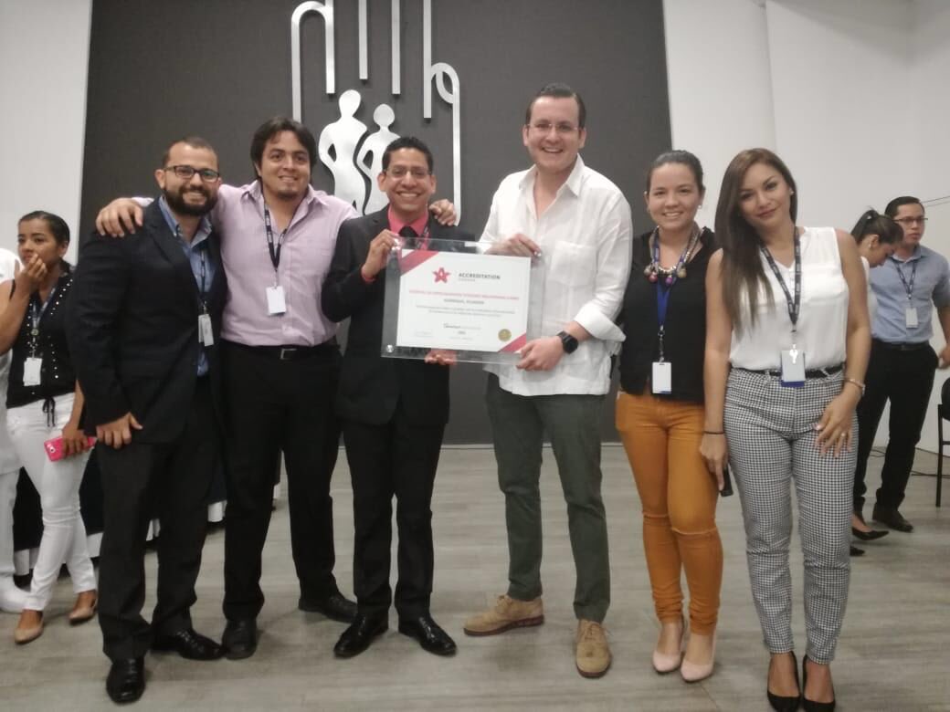 RonnyMoscoso's tweet photo. El @IESSHTMC recibió la certificación de #AcreditaciónInternacional nivel ORO. El hospital de tercer nivel con mayor calificación. https://t.co/9tOl2m3WTF
