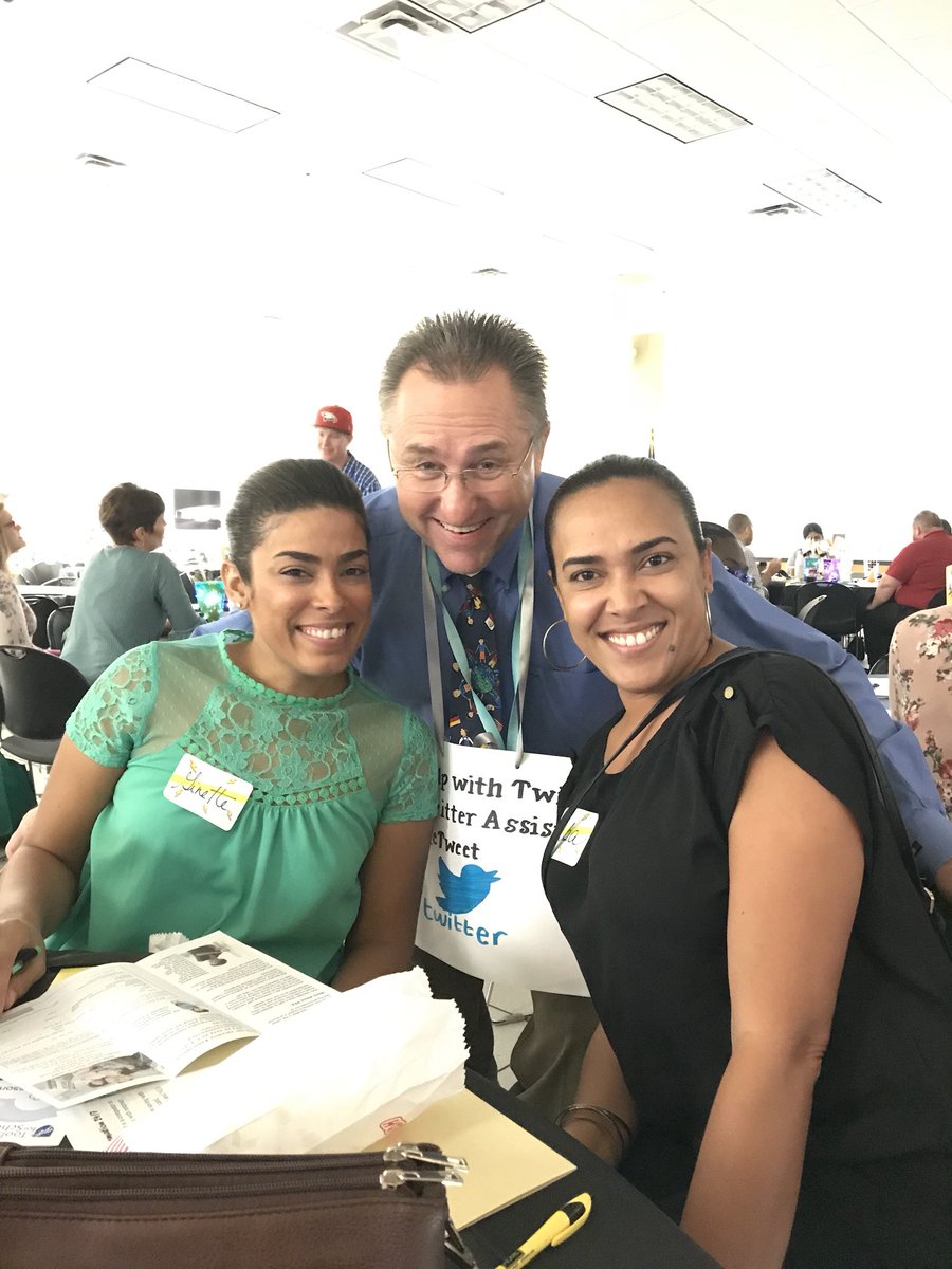 acevedomm13's tweet photo. Having a Blast @ The New Teachers Welcome Reception 2018
#LovePolkSchools #HelpMeTweet #TeacherLeaders https://t.co/FFyZd9HlJT