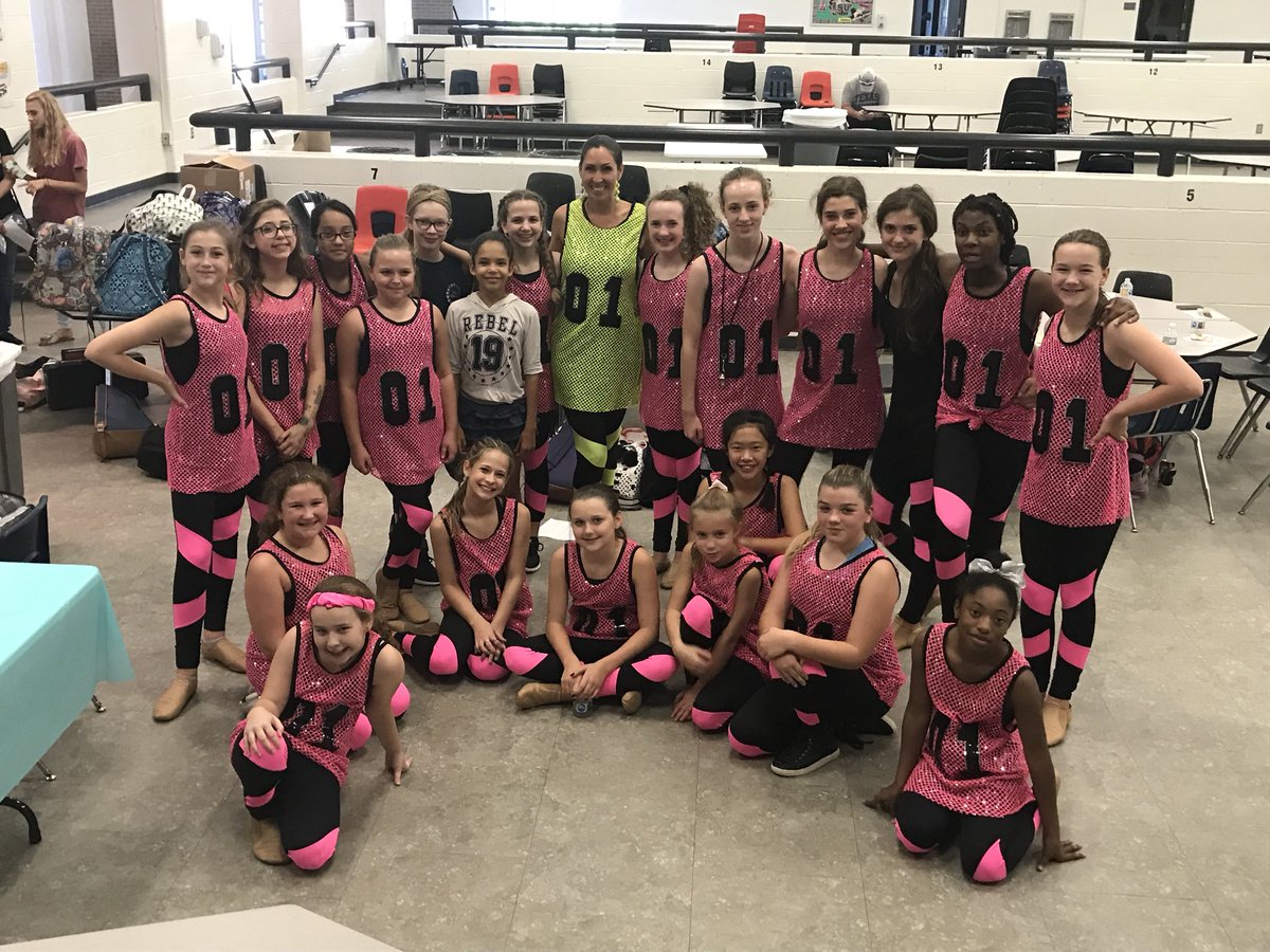 GigiGGonzalez's tweet photo. Silver Dance Practice. What an amazing team!!! #SilverDancer @CTMSWolfWay https://t.co/AOoAh7ZnuP
