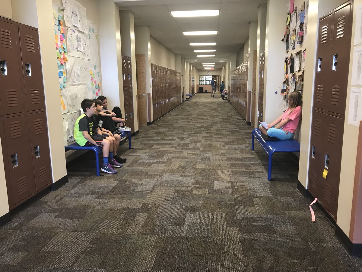 lauren_driskell's tweet image. R2 Q:What did these writers do well to share their #flashdraft A: Details, expression, stayed in their own skin, precise, funny, put us in their shoes, figurative language, and suspense!