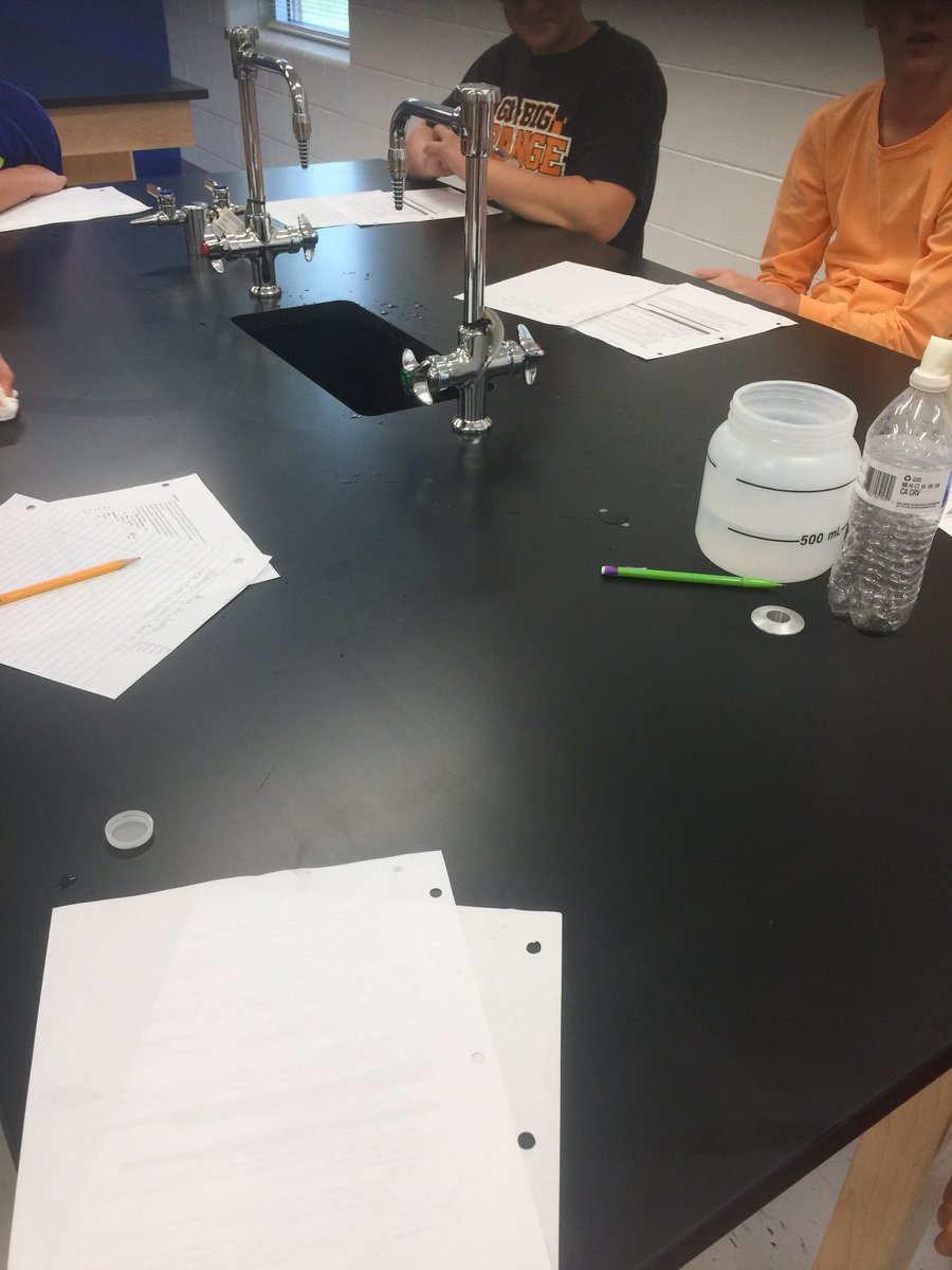 dentons4's tweet image. Finished up the week with a great activity of thermal energy! These kids are amazing! Love every minute! #HAWKS #ScienceandEngineeringPractice