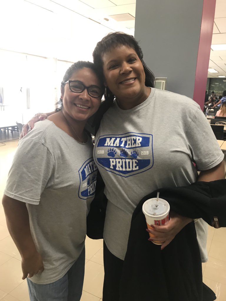 KirstenHPerry's tweet photo. I have officially transitioned into my new role as a school counseling specialist for Chicago! Around 500 school counselors today with their hands held high and ready for our new Evidenced Based Plan!! Iβm excited for this new chapter! π https://t.co/80oKZe1KRp