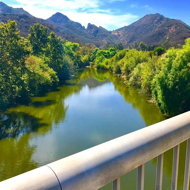 lucid_structure's tweet photo. Hot day for a hike! Wen to Strauss Ranch and somehow ended up at Malibu Lake. Beautiful scenery! #peterstraussranch #malibulake #hothike #exercisemotivation #photography #gooutside #getoutdoors #explore #create https://t.co/zT5D6E3NFw