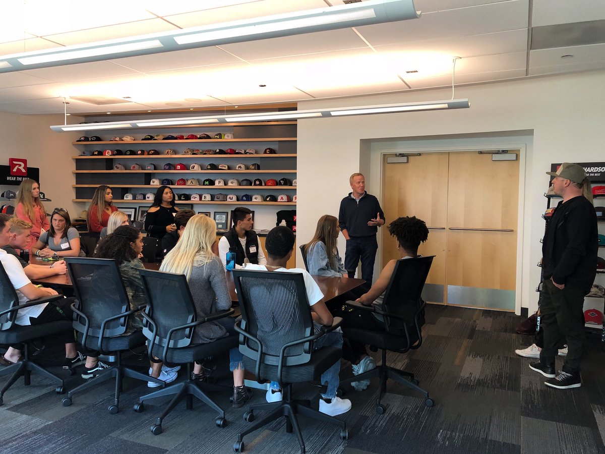 kmatthews's tweet photo. Had a great day at site visits with @paloaltosoft and Richardson Sports. Special thanks to CEOs from both companies for spending time with us. #DucksGoPro #CIS199 https://t.co/qmNg7fqx8Z